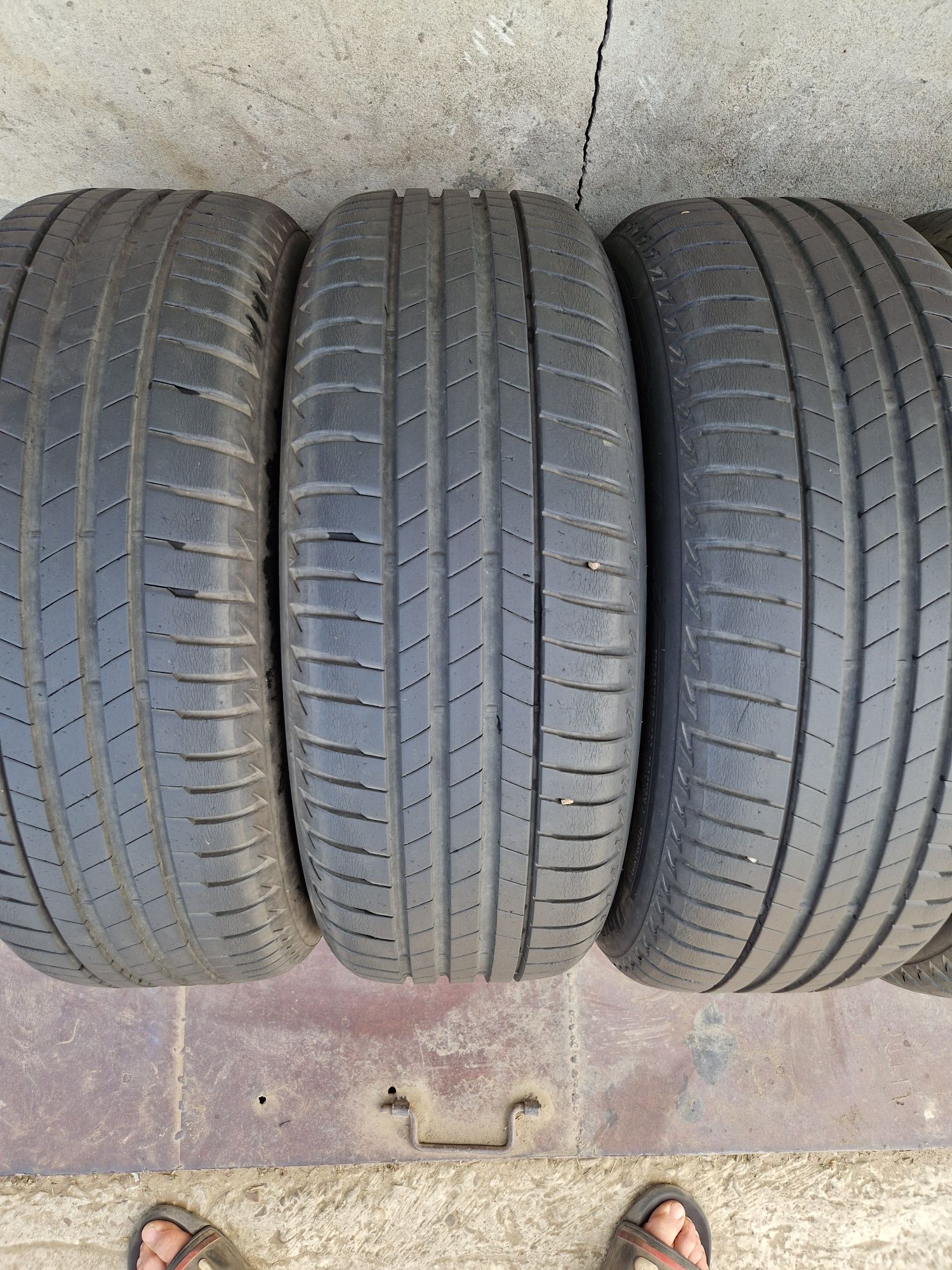 205 60 16 vara Bridgestone Turanza T005