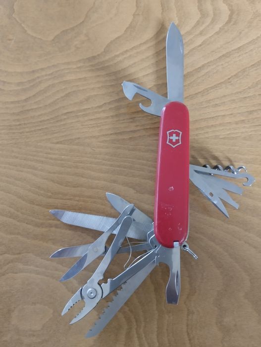 Лот швейцарски ножчета