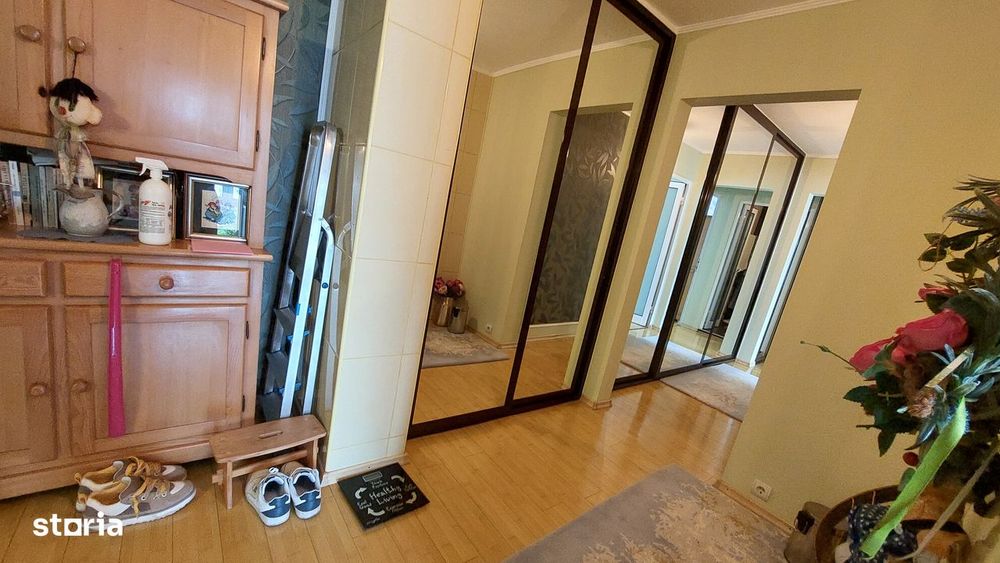 Vand Super Apartament 3 camere etaj 3 Centru Robea mobilat utilat