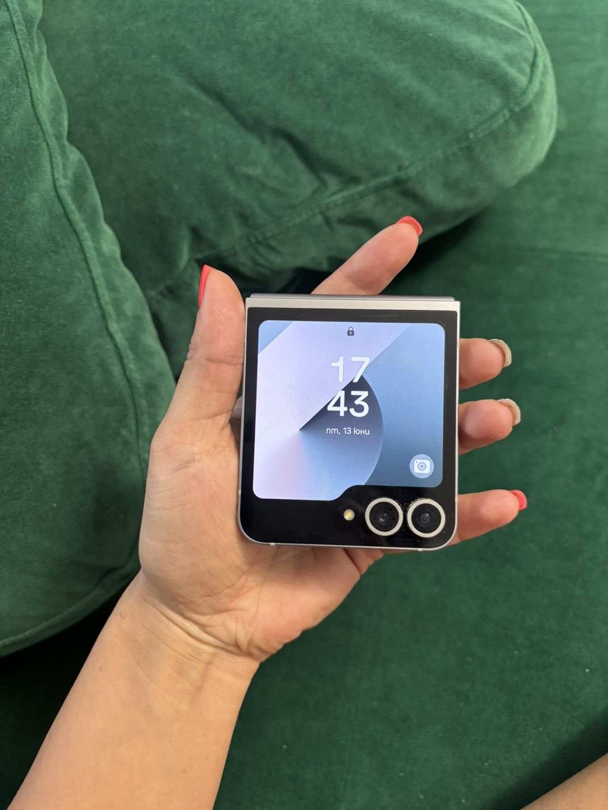 Samsung z flip6 като нов
