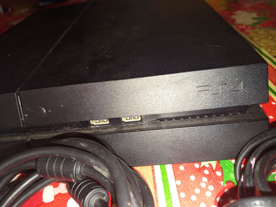 Vând sau schimb ps4