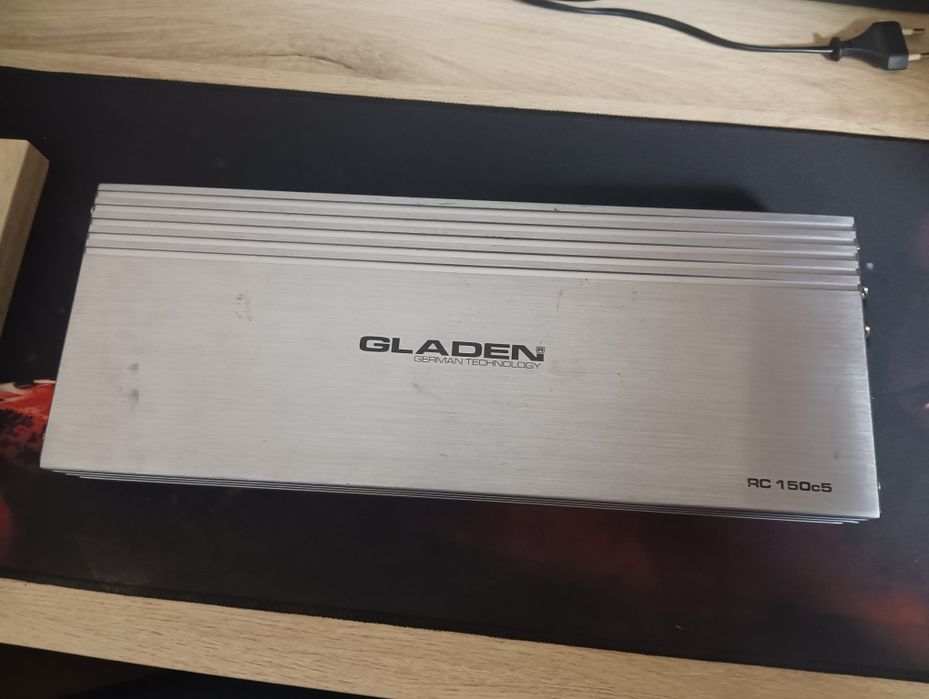 Продавам 5 канален усилвател Gladen RC150C5