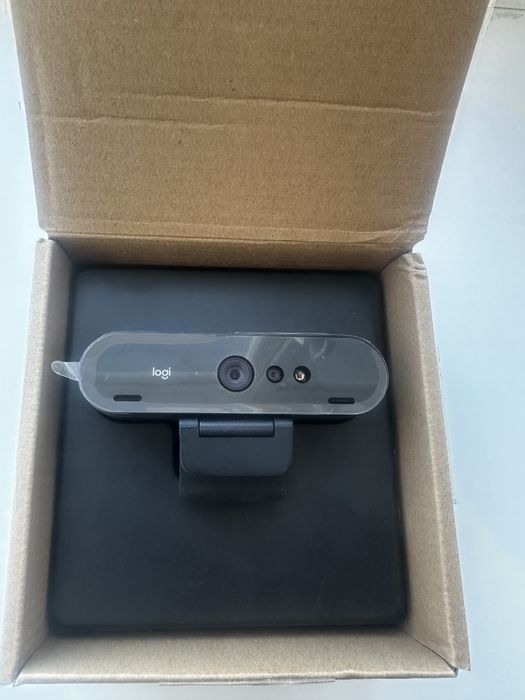 Веб-камера Logitech Brio Stream