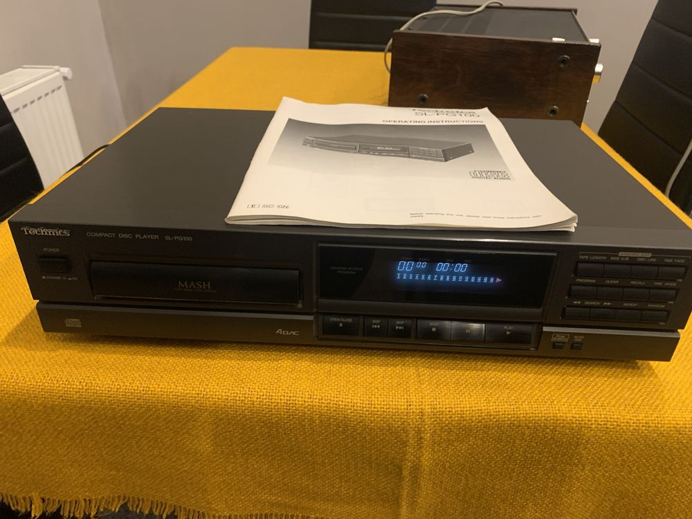 CD Technics model SL-PG100