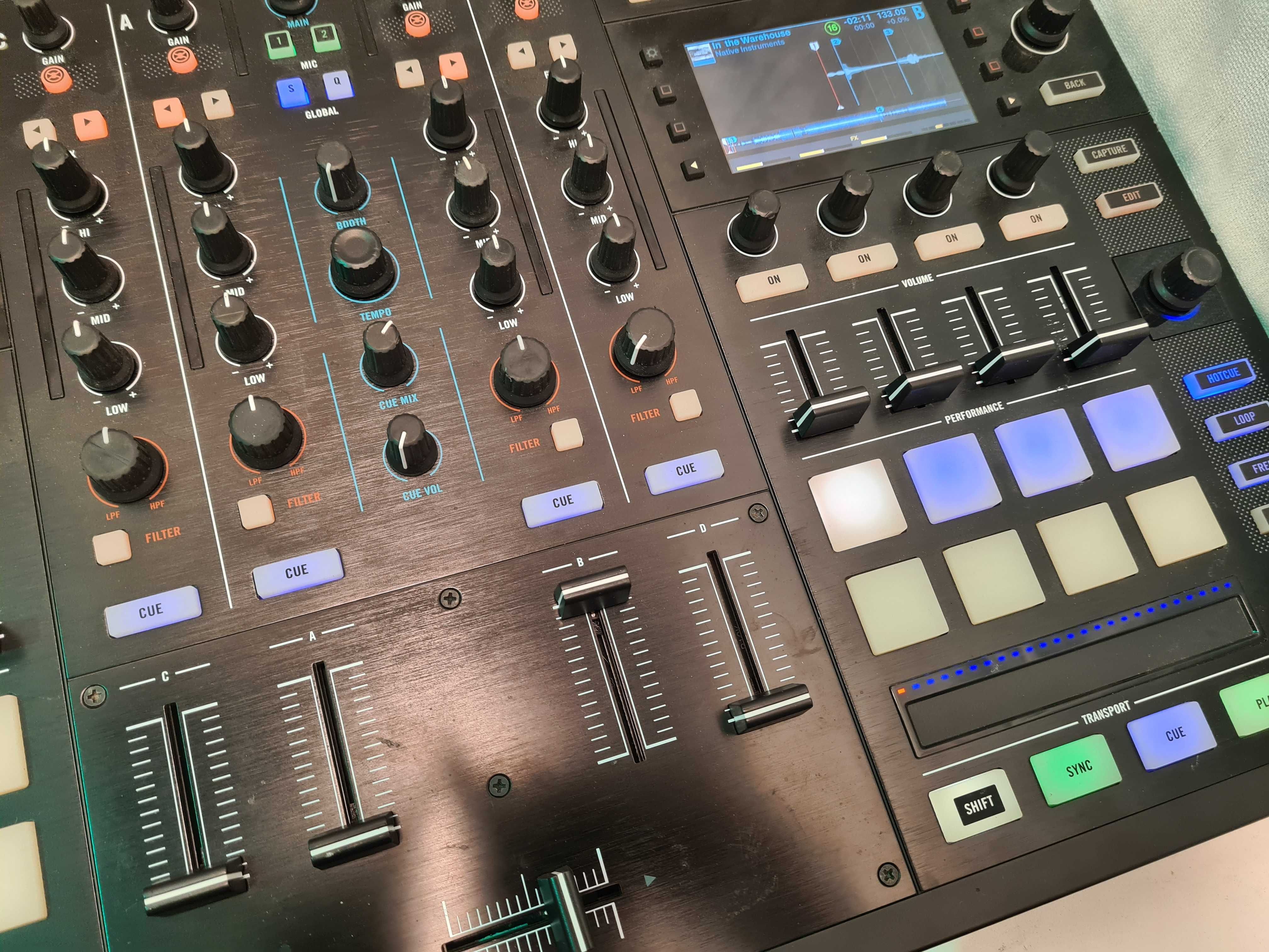 Native Instruments Traktor s8 consola mixaj DJ evenimente private