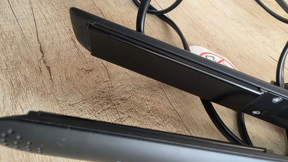 Placă de îndreptat părul Elle