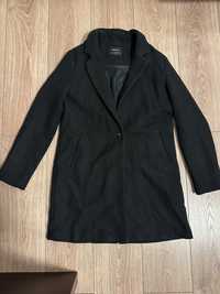 Palton negru Bershka cu un nasture, masura M cu adaos de lana