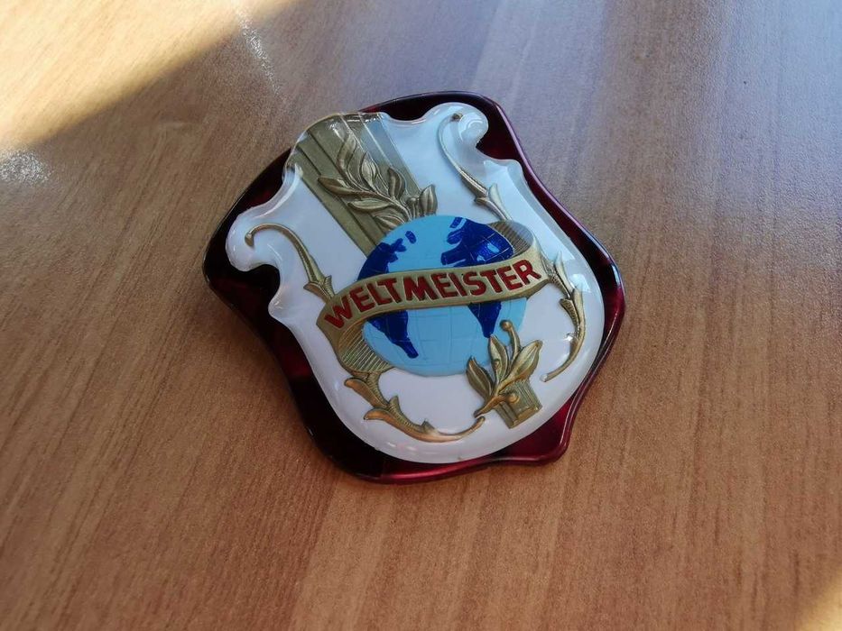 Embleme cu Postament Acordeon Weltmeister Supita Seriile 5000