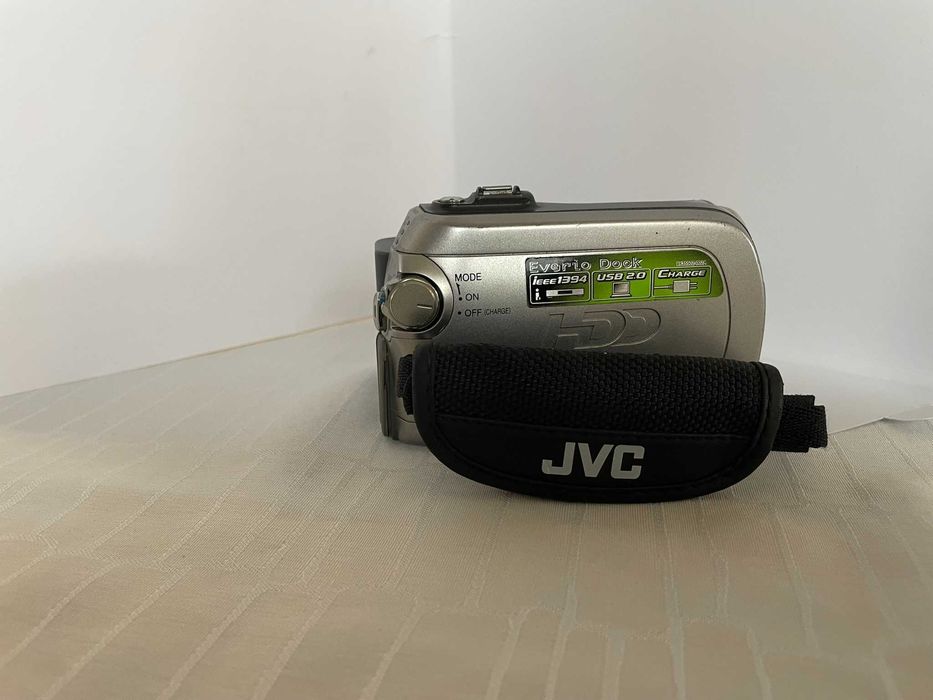 JVC видео камера/рекордер+2бр. батерии+ докинг станция