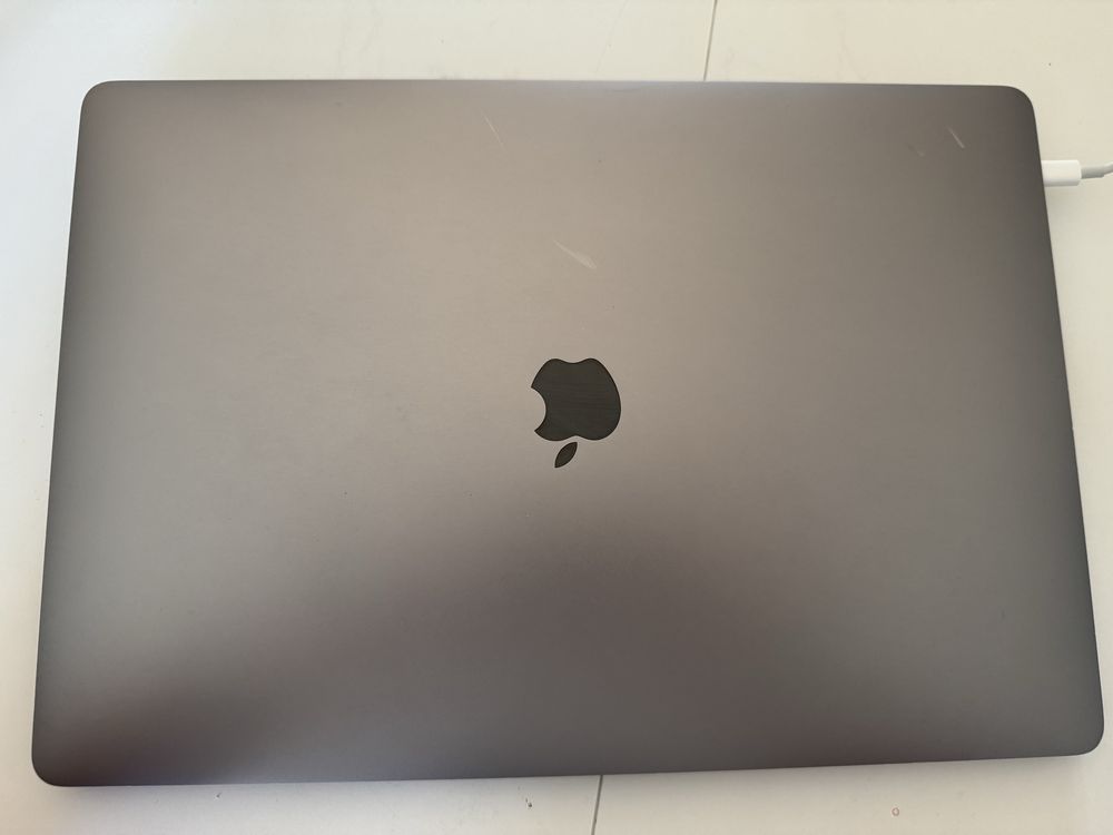 Macbook pro 16 inch intel