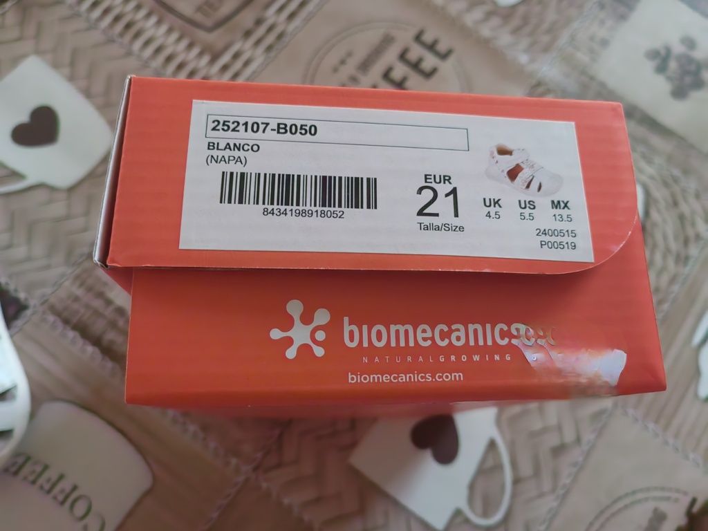 Бебешки сандали biomecanics