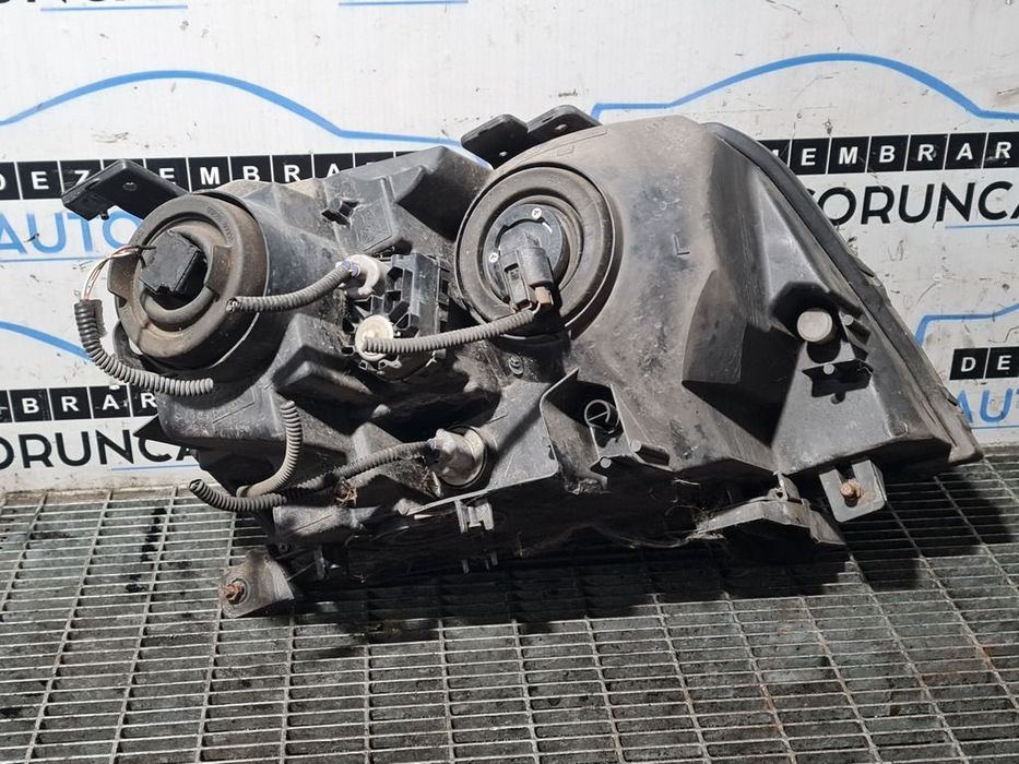 Far Stanga Suzuki Grand Vitara 2006 - 2012 SUV 4 Usi (1307) Cu lupă