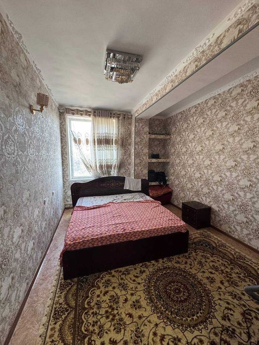 Sogdiana Femiliy park ro'parasida 3 xonali uy sotiladi