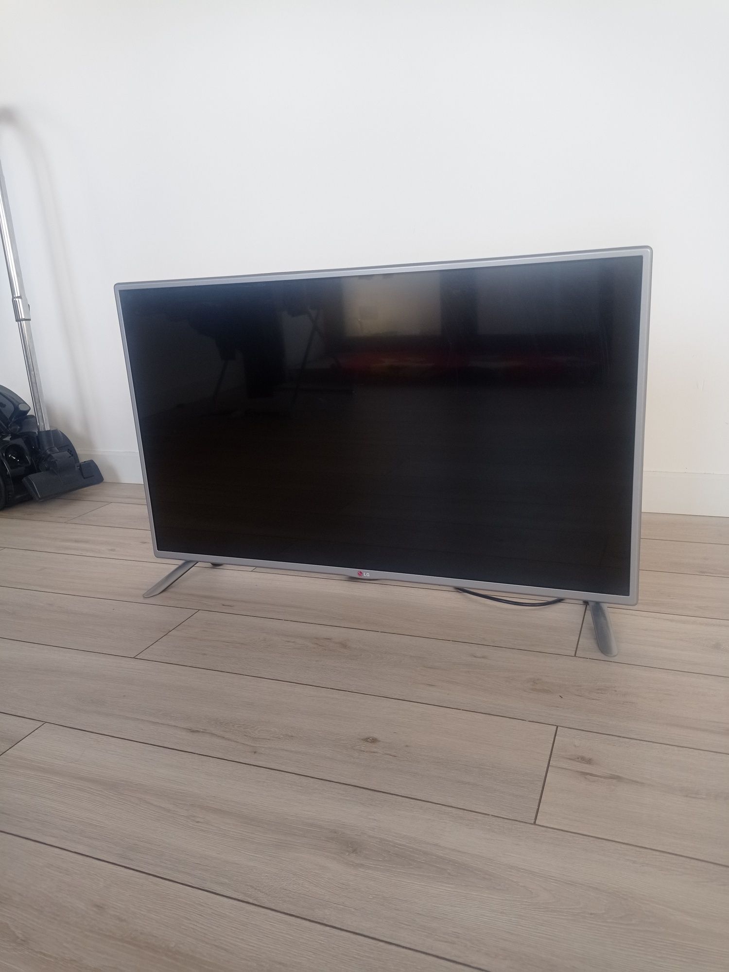 Телевизор LG Smart TV с диагональю 106 см