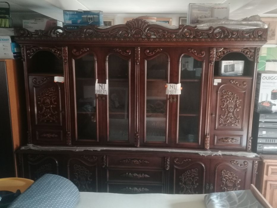 Vitrina stil baroc sculptata