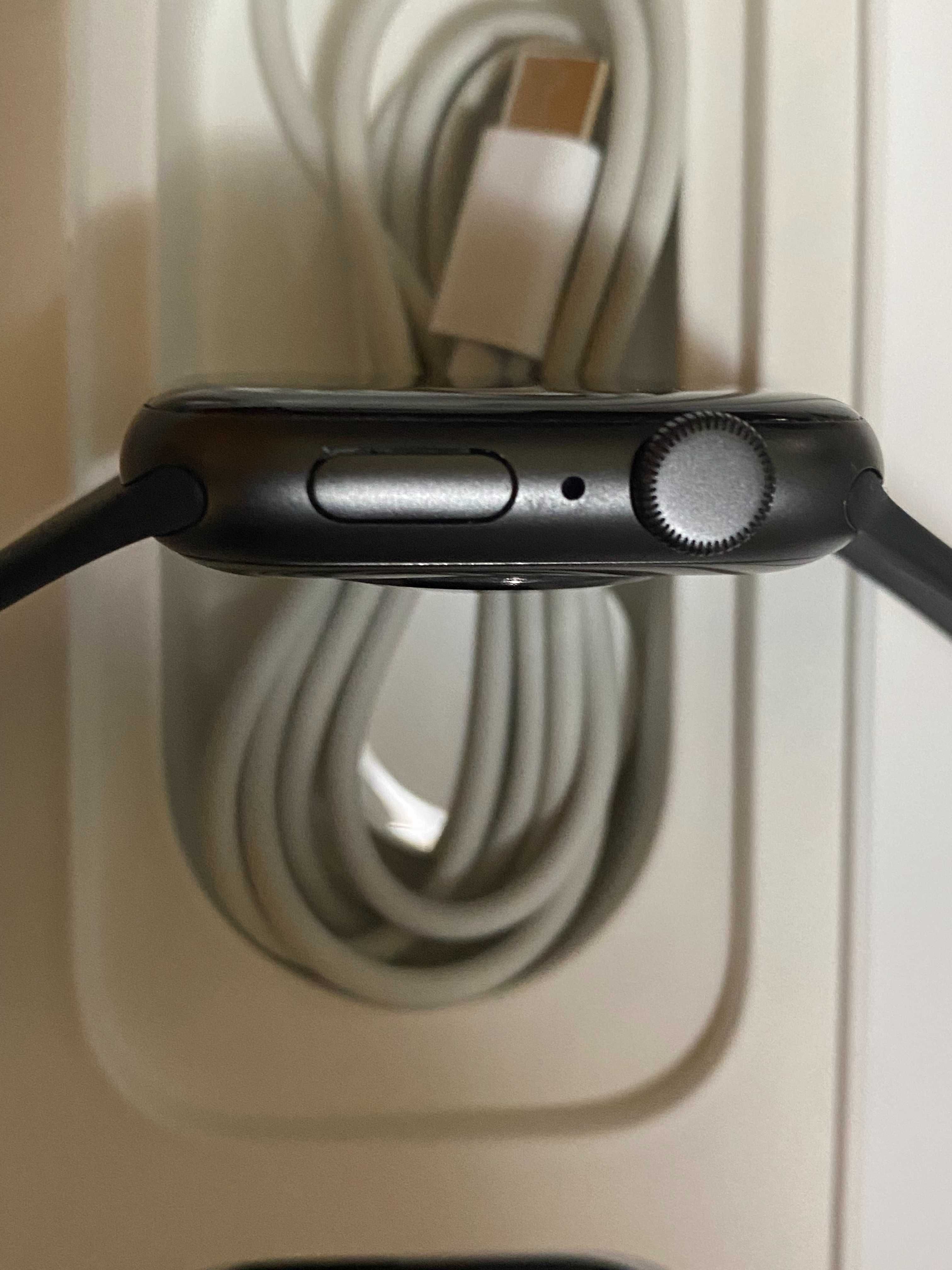 Apple Watch SE 44mm Black  Model A2352