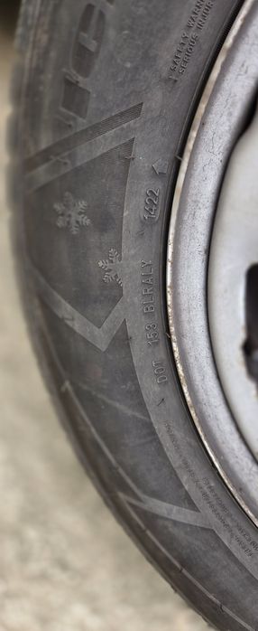 Anvelope de iarna + jante 225 / 65 / R17 106 H