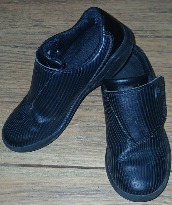 Adidasi pt copii sport/pt fotbal