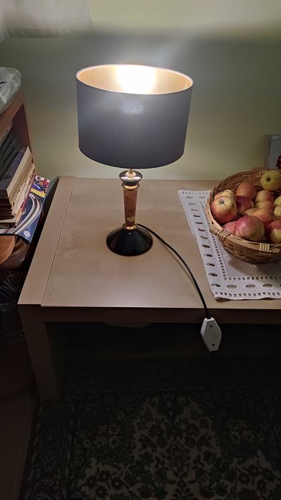 Немска порцеланова настолна лампа декорирана с 22 карата злато