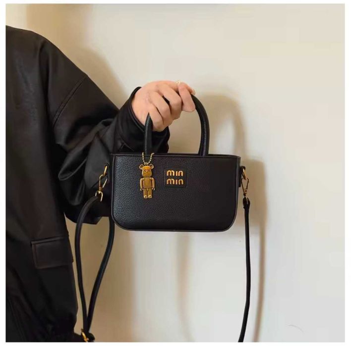 Дамска кожена чанта NL Miu Blk