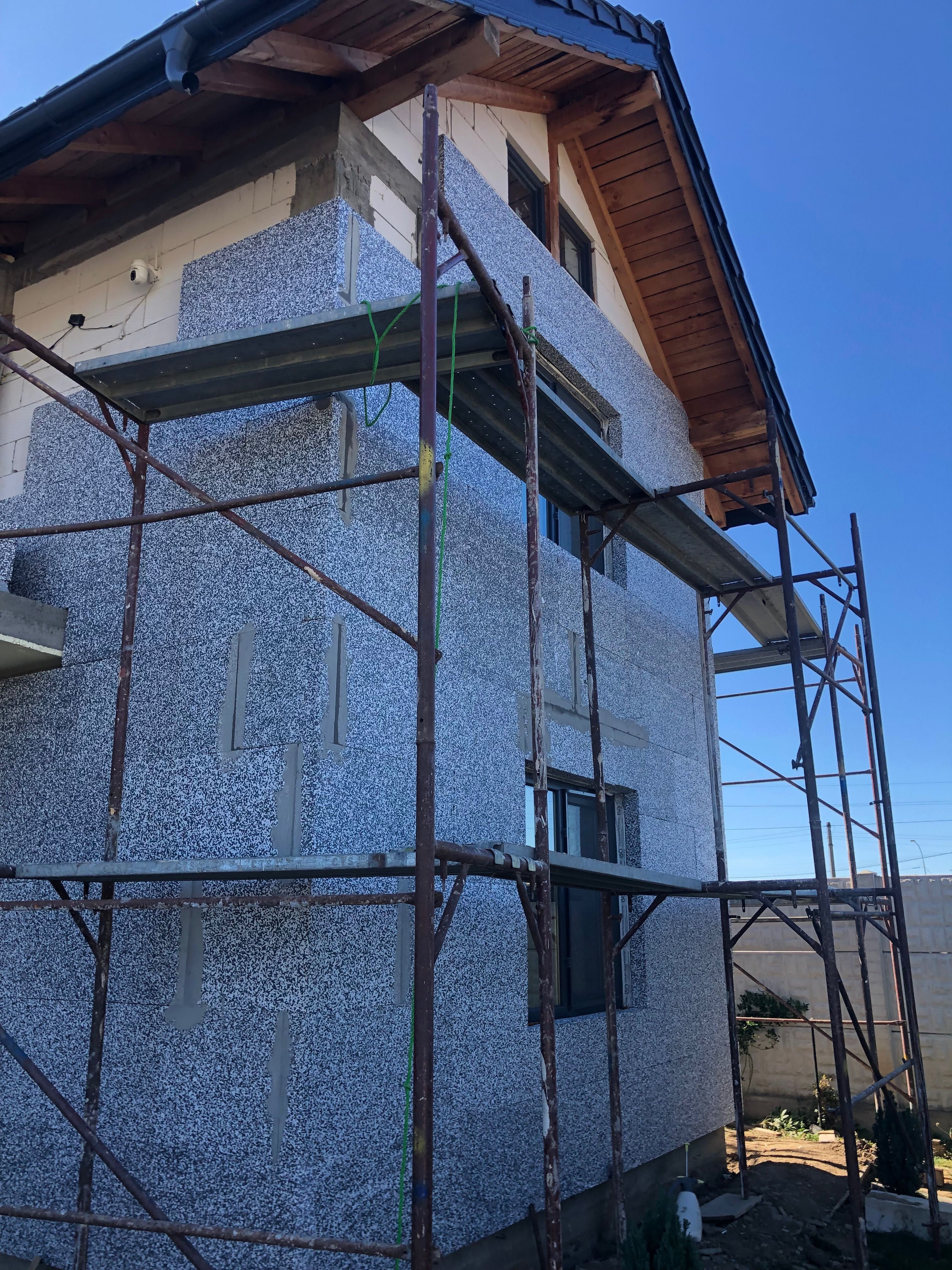 Echipa constructii fatade vata bazaltică si polistiren