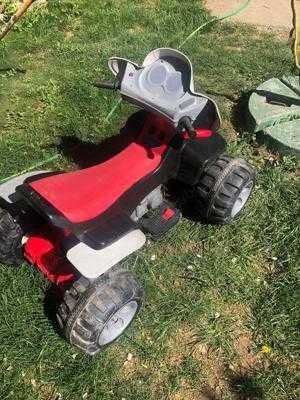 masinuta electrica copii intre 4 si  9 ani