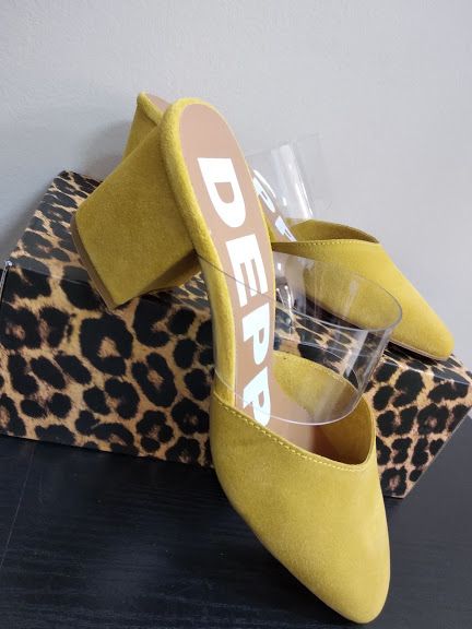 Дамски чехли в жълто