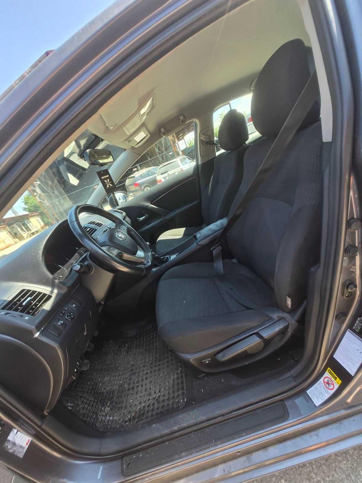 Toyota avensis 2009г