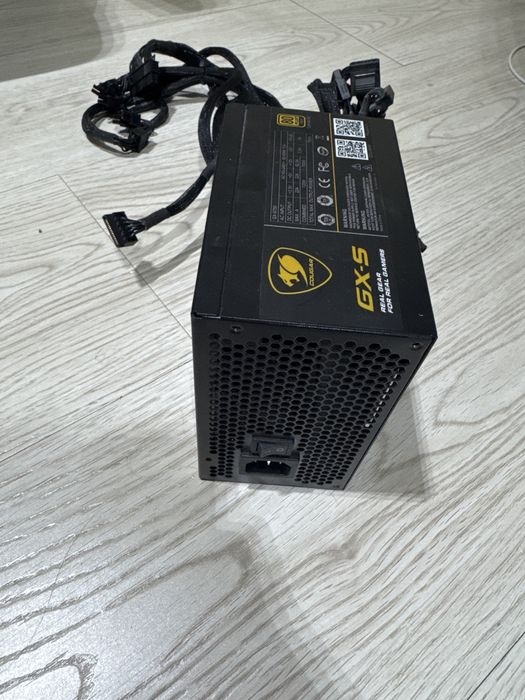 блок питания от cougar gx-s 750 w 80 plus gold. Состояние отличное
