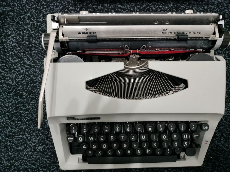 Mașina de scris Contesa de lux