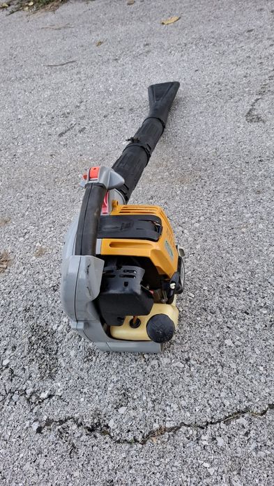 Бензинова духалка за листа