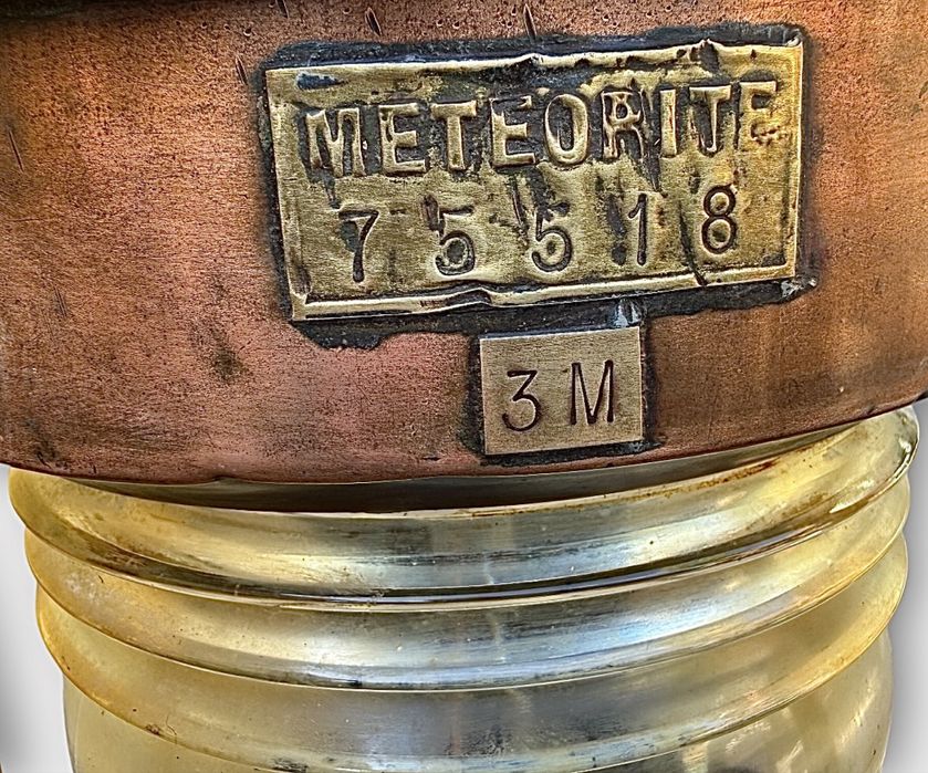 Lampa iluminat si avertizare maritima design inedit