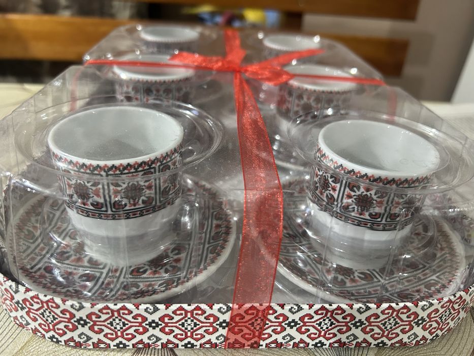 Сервиз за кафе 6 броя с чинийки