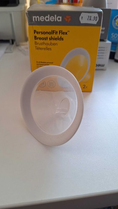 Помпа за кърма Medela Swing с всички необходими части + подарък
