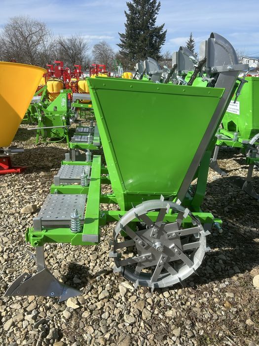 Masina plantat cartofi Bomet 2 randuri cu fertilizare