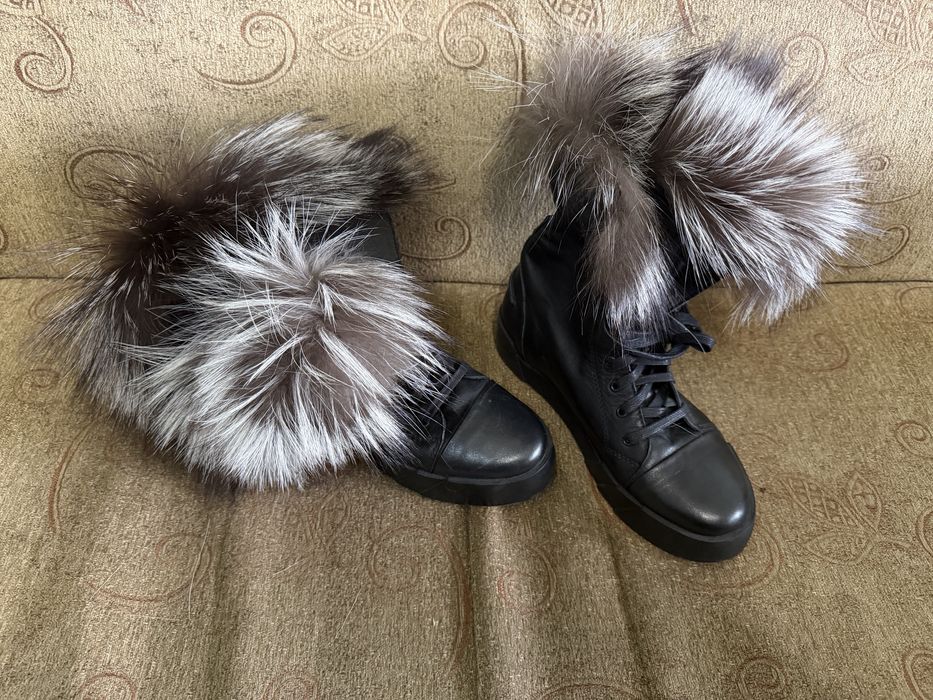 Дамски кецове от естествена кожа