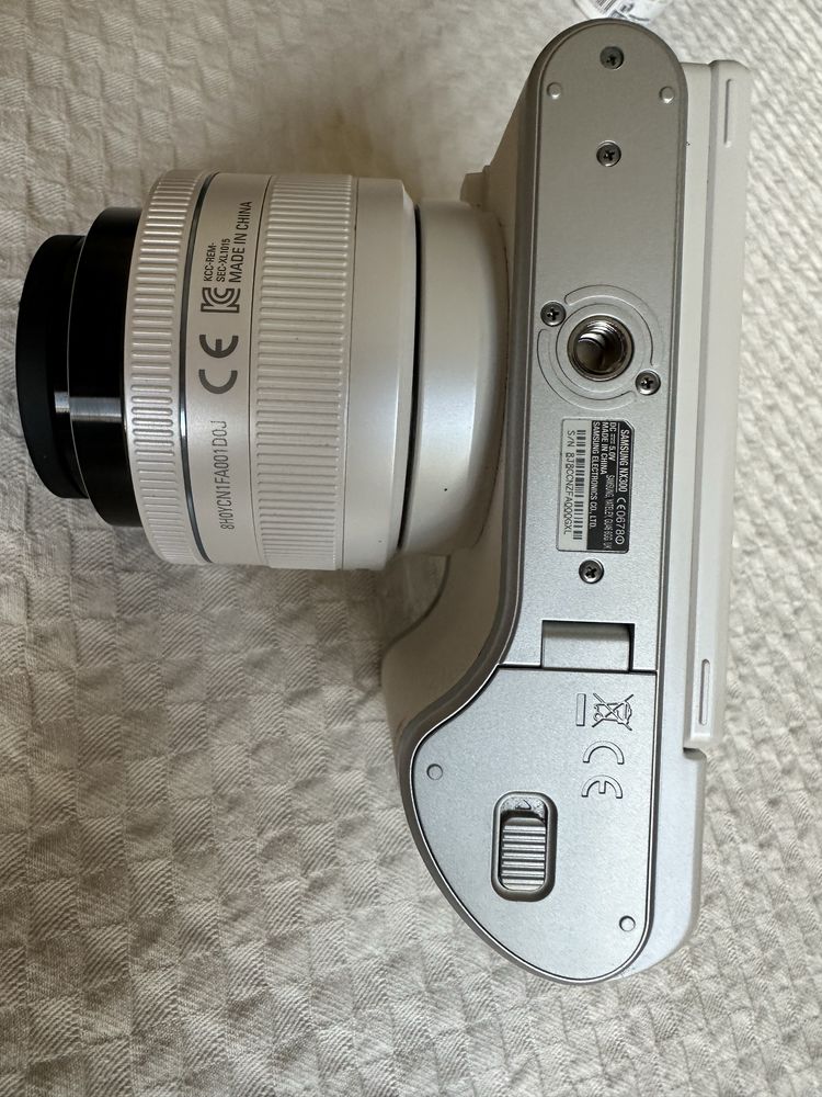 Безогледален фотоапарат Samsung NX300