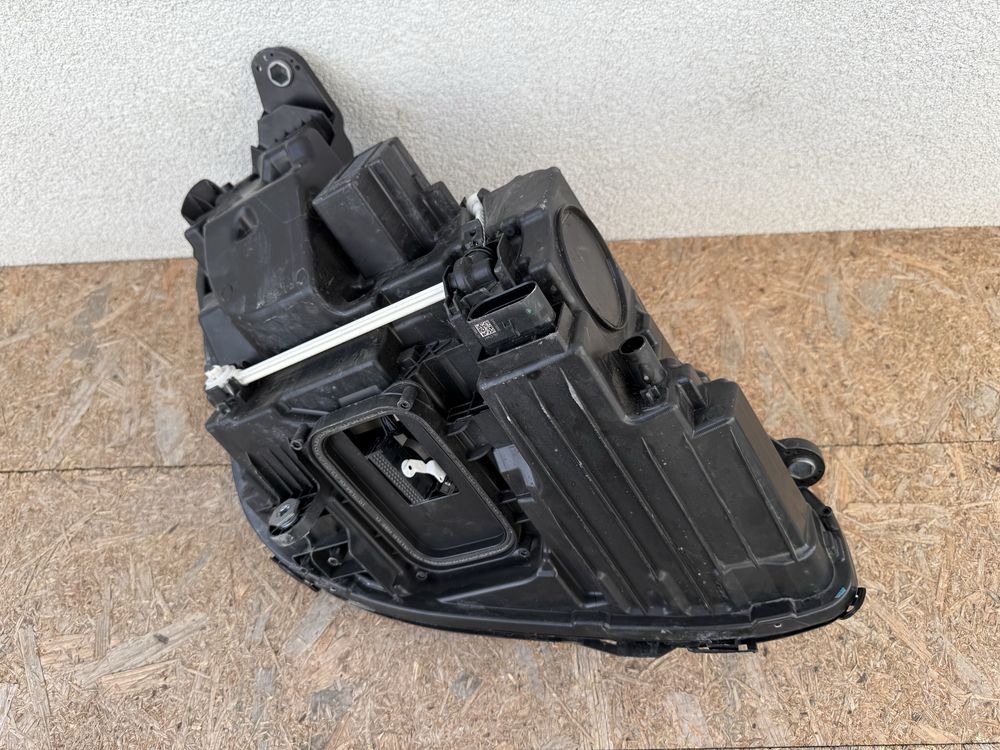 Far stanga Mercedes E Class W213 LED High Performance Original Europa