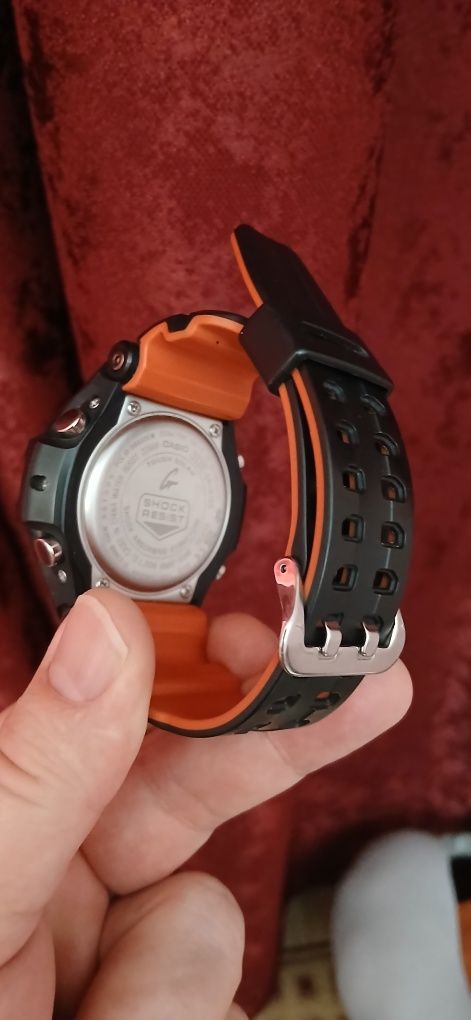 Срочно продам casio g-shock gr-b100