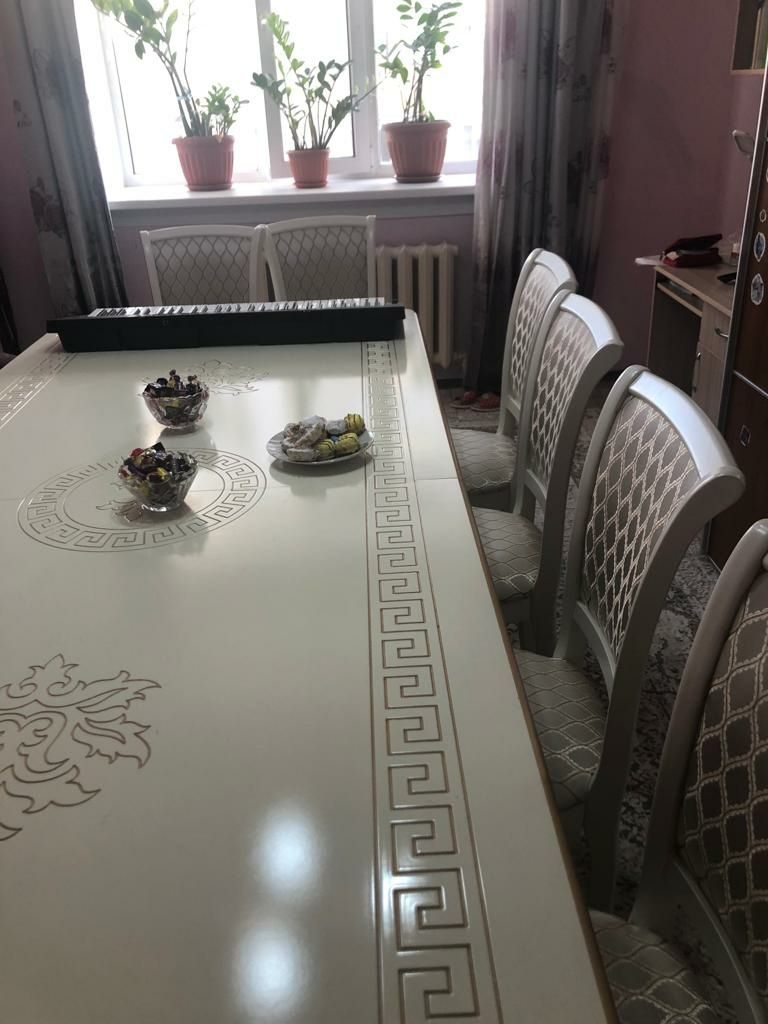 Продается новый шикарный стол хорошего качества