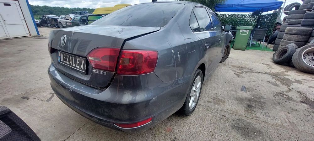 Dezmembrari Volkswagen Jetta 2014 2.5 V5 benzina