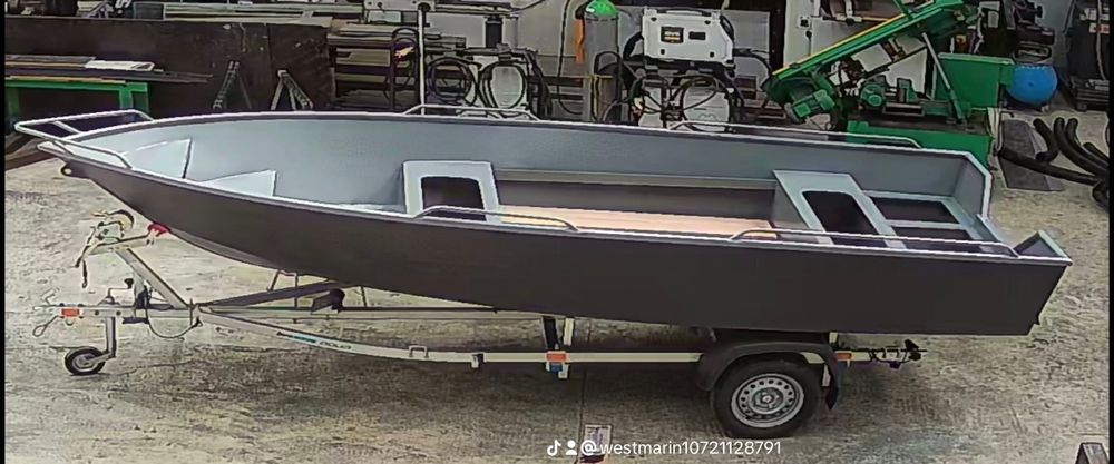 Barca aluminiu marca tabla