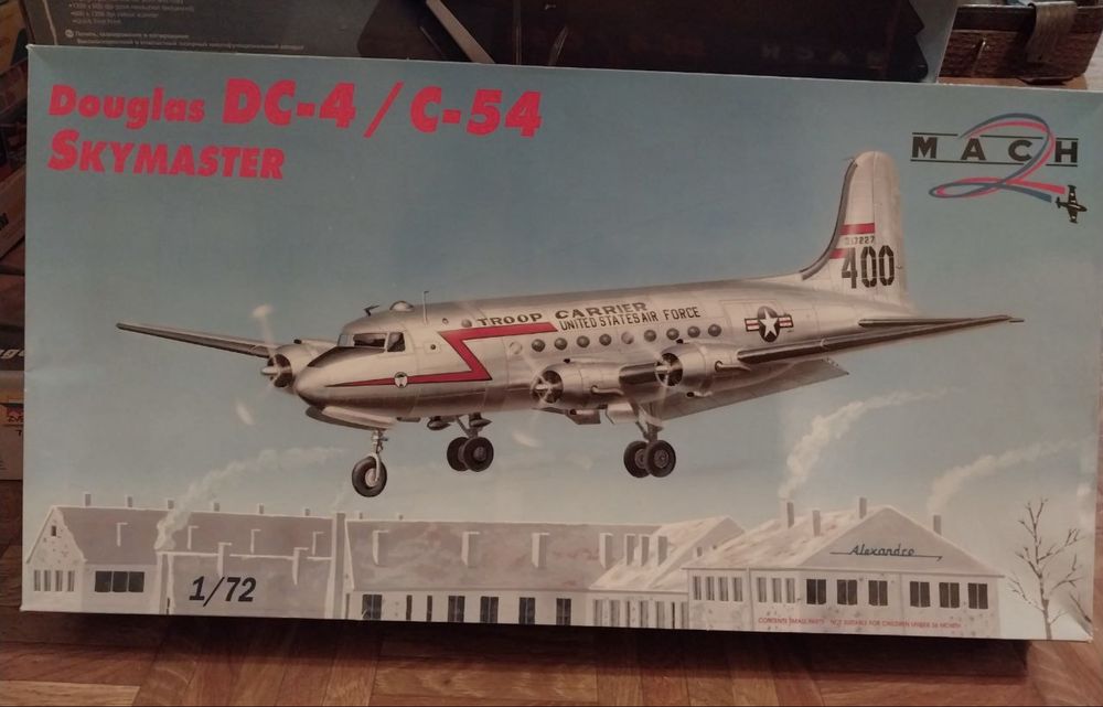 Сборная модель самолета DC 4, масштаб 1:72
