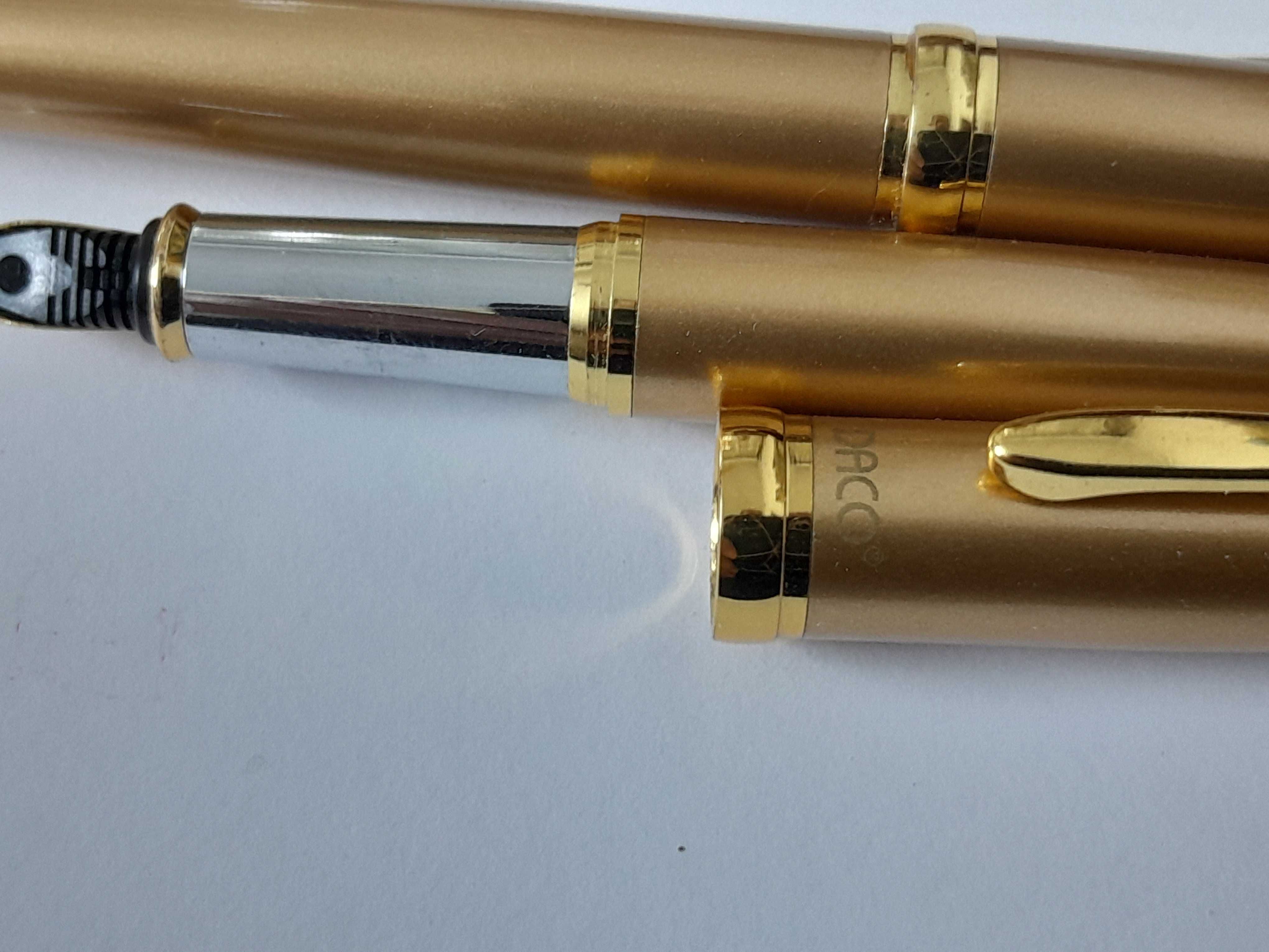 Set nou: stilou și pix Daco, peniță și elemente placate aur