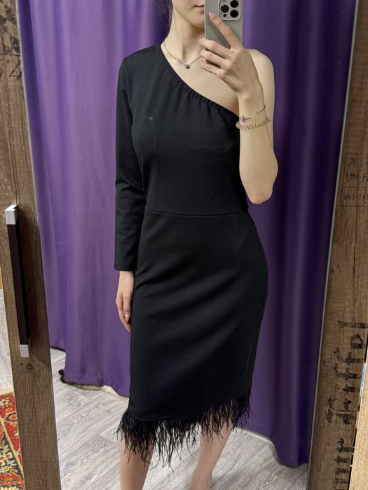 Новое платье с этикеткой