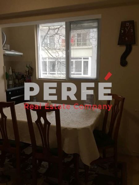 Дава се под наем Тристаен апартамент в Бургас, Изгрев - 80 кв.м за 382.5 € - Снимка #2