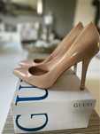 Бежови лачени токчета Guess размер 39