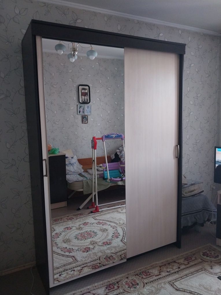 Продам шкаф- купе