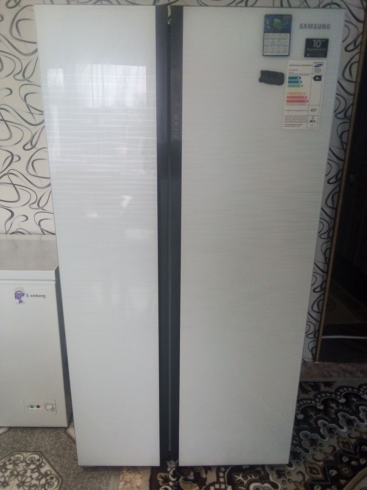 Двухдверный холодильник Самсунг торг.