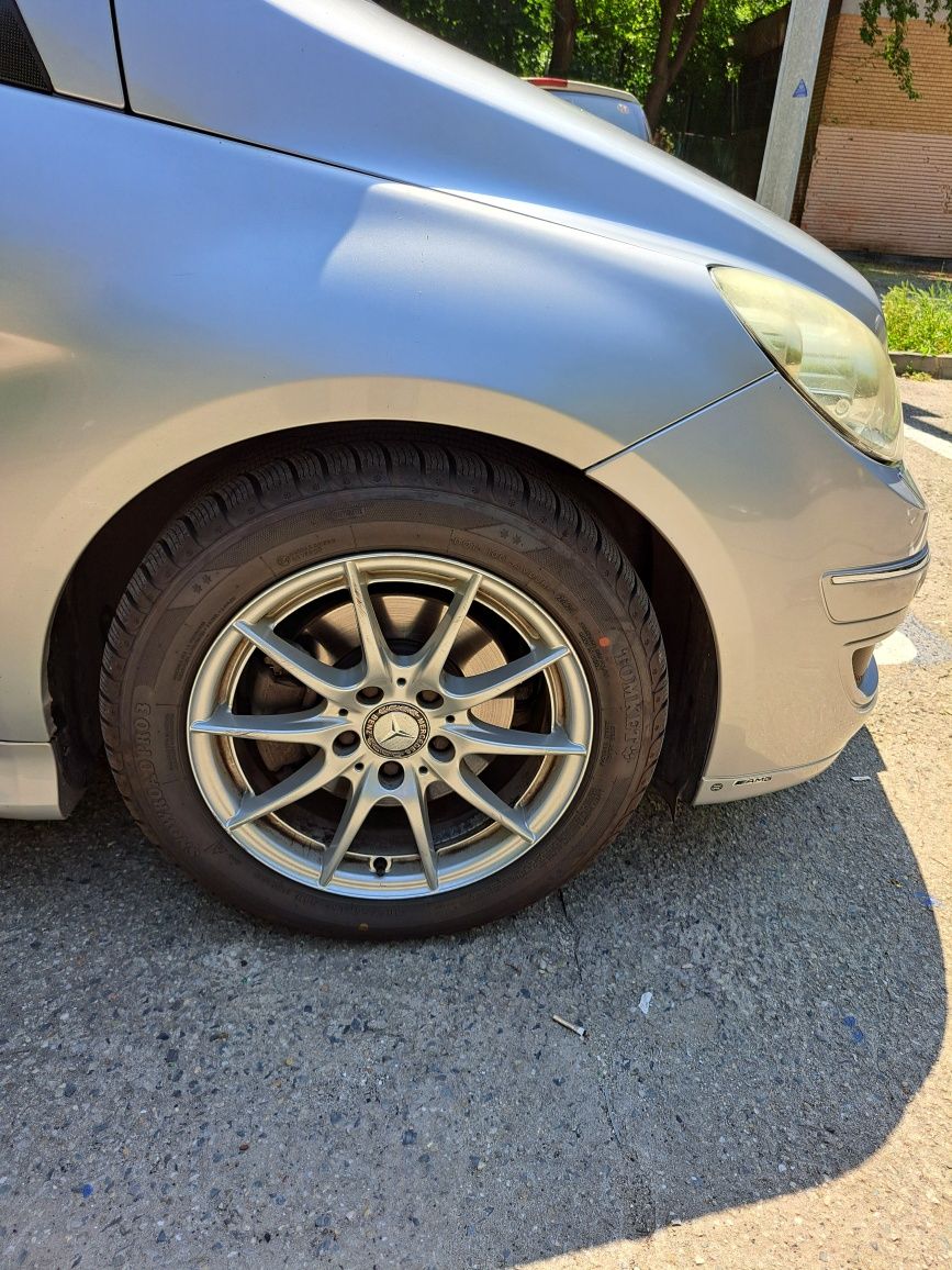 Vând autoturism Mercedes B class, motorină.